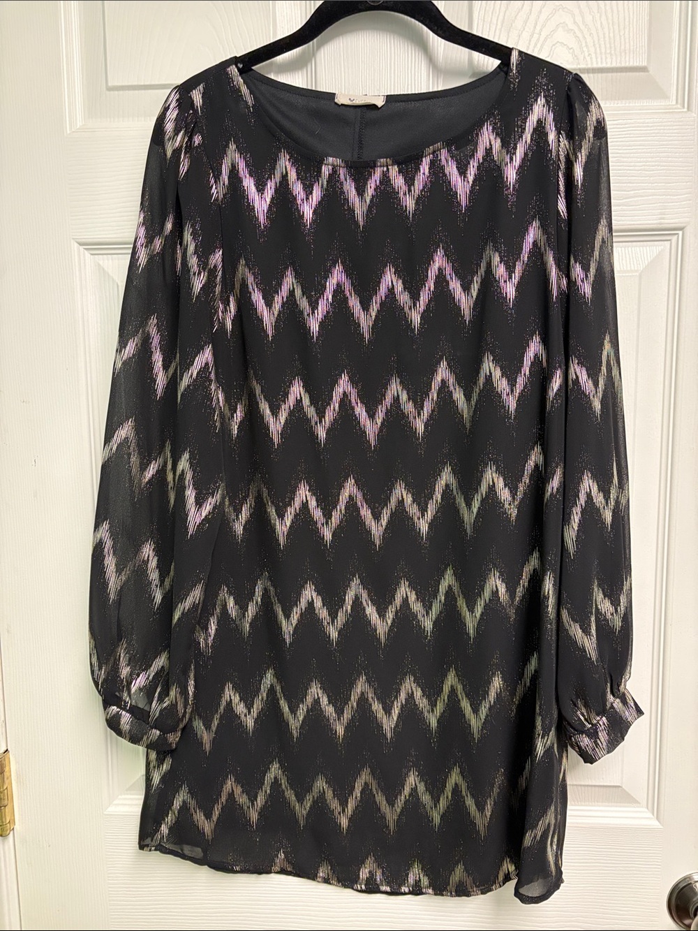 Everly Black Long-Sleeve Chevron Dress with Metallic Gold Accents Size Small